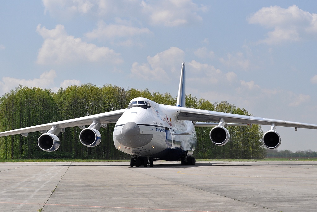 Antonov 124-100, RA-82075 Polet Cargo Airlines, POT-4264 Gander Intl. - Ostrava, 02.05.2011