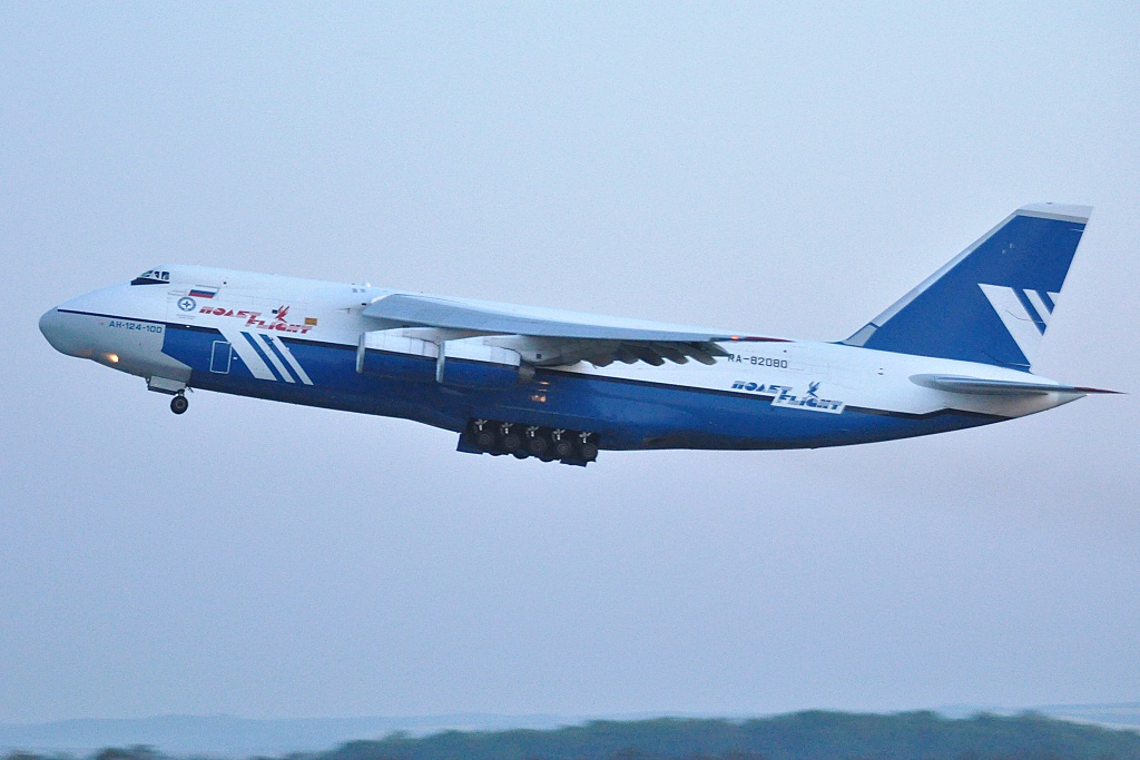 Antonov 124-100, RA-82080  Polet Cargo Airlines, Odlet do Kandaharu v 5:00, 07.05.2011