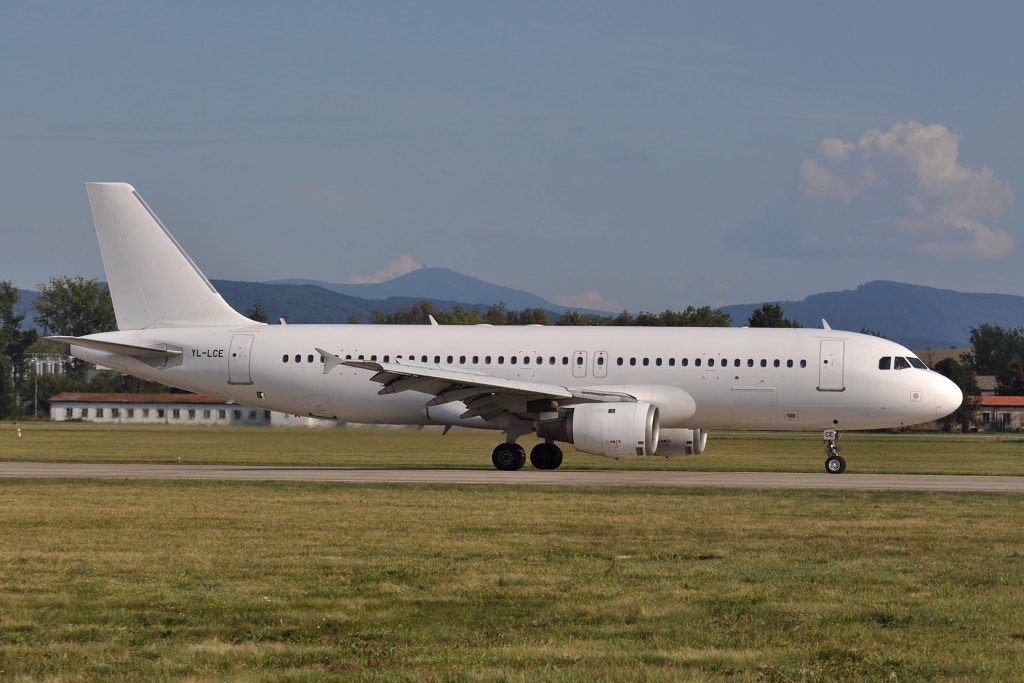 Airbus A320-200 YL-LCE, Holidays Czech Airlines (ACMI Smart Lynx), HCC-8671 Burgas - Ostrava, 29.08.2012