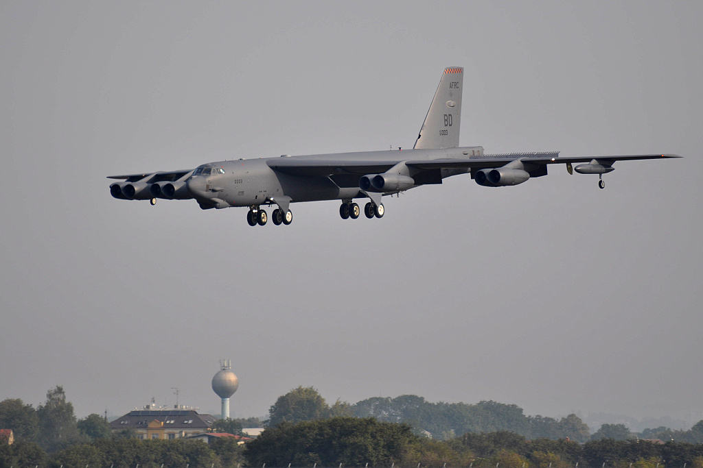 Boeing B-52H-BW Stratofortress 60-0003, U.S. Air Force, Ostrava ( OSR / LKMT ), 18.09.2012