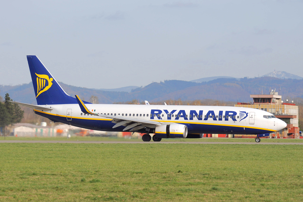 Boeing 737-800 EI-DHE, Ryanair ( RYR / FR ), Ostrava ( OSR / LKMT ), 14.04.2015