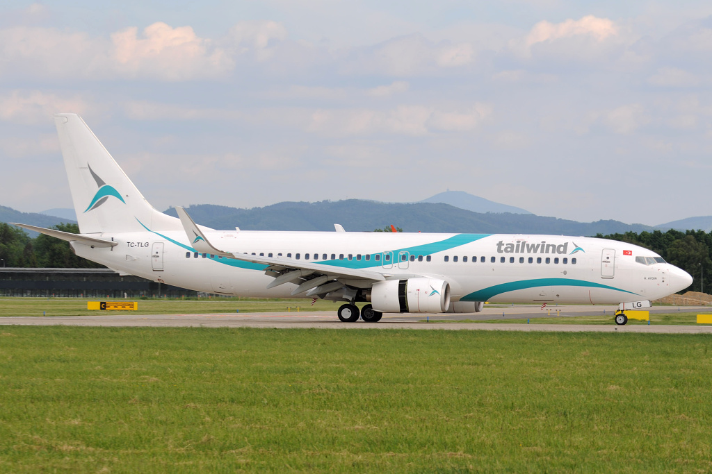 Boeing 737-800 TC-TLG, Tailwind Airlines ( TWI / TI ), Ostrava ( OSR / LKMT ), 03.06.2015